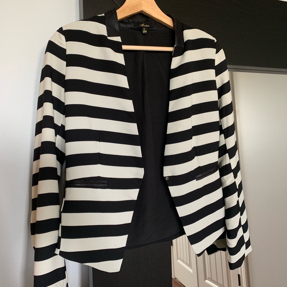 Lightweight Blazer - Picture 2 of 5